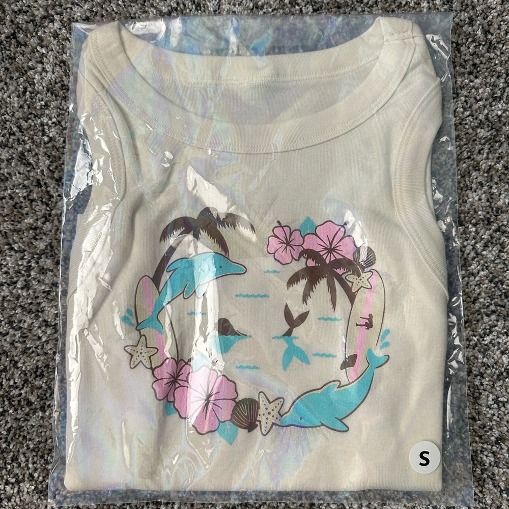 SUZIE B FITNESS TANKTOP. SIZE SMALL. KHAKI COLOR. BRAND NWT.